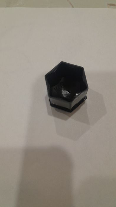 Продам колпачки на болты