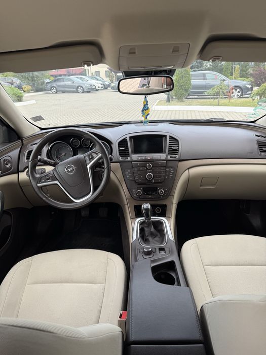 Opel Insignia  2.0 D. Manual