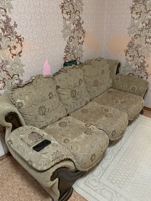 Диван с креслом