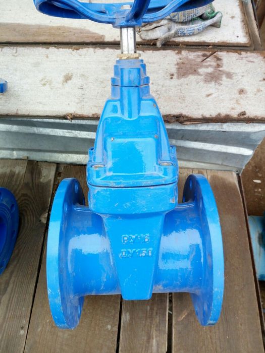 Продам обрезиненые задвижки.