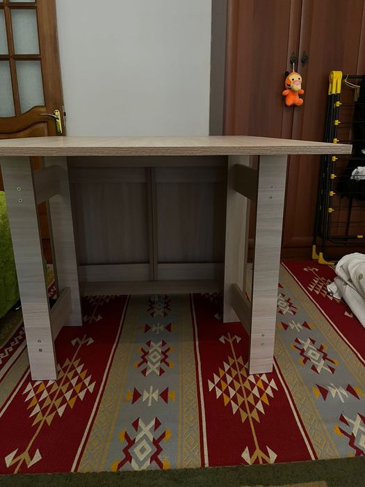 Срочно Продаётся стол-книжка