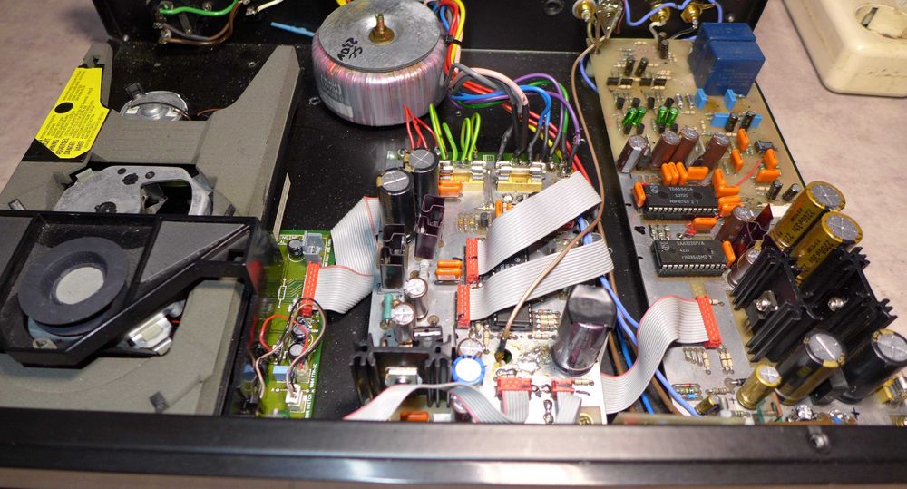 Върхов CD плейър Sugden SDT1 , UK с проблем