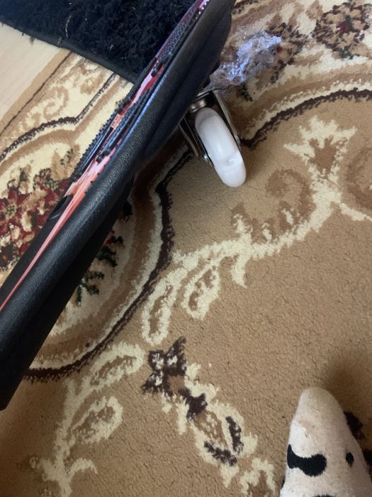 Hoverboard rosu cu model …………………………………………………………………detali in privat…………………contactatima ……………………………………………………………………………………………..Andreeea……………………………………………..