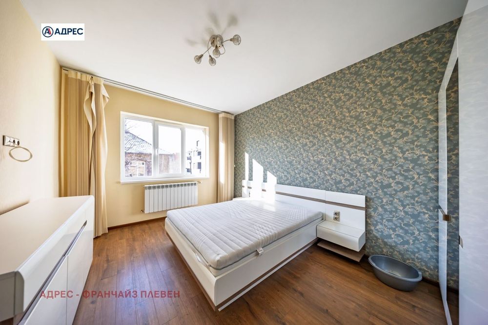 Продава се Тристаен апартамент в Плевен, Идеален център - 75 кв.м за 1224 €/кв.м - Снимка #6