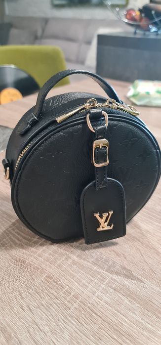 Geanta Louis Vuitton neagra 180 lei