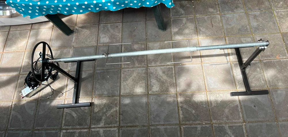 Rotisor Electric cu sursa de alimentare continua