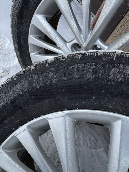 Продам диски с резиной от Камри