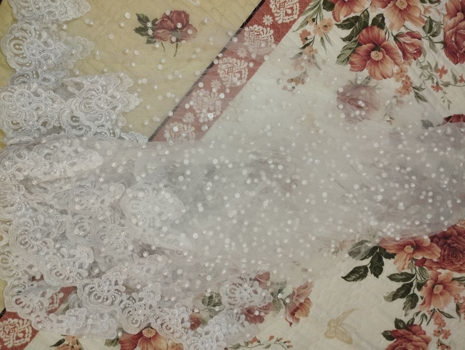 Ansambil 2ta nakidka 1ta baza koylak kamplekt sarisi qo'shib berilad