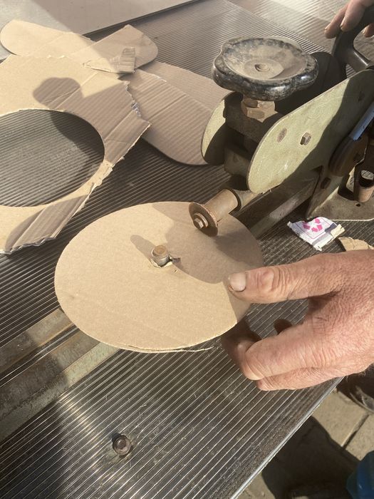 Ghilotina pentru taiat materiale neferoase rotund si strung metale