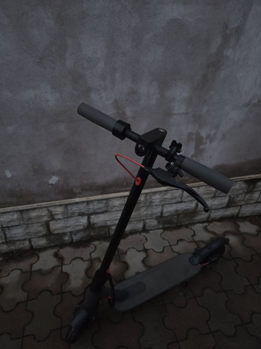 vând trotineta electrica