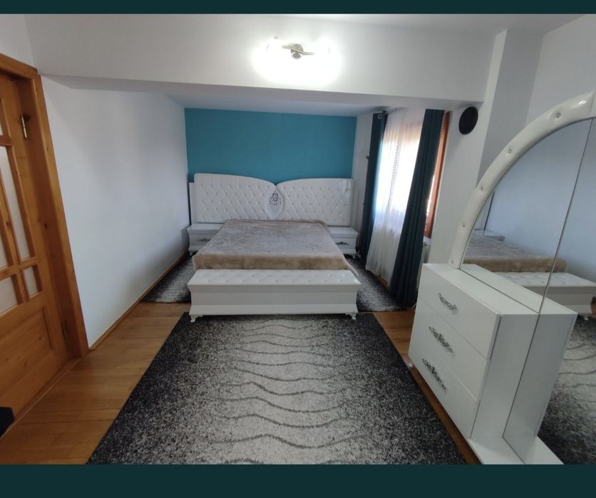 Apartament 4 camere decomandat ultracentral.