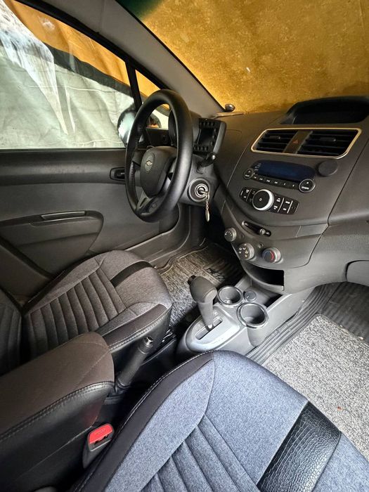 Spark moshina sotiladi.