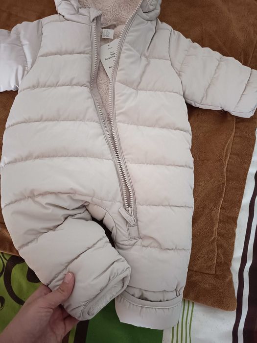 salopeta exterior bebe H&M noua