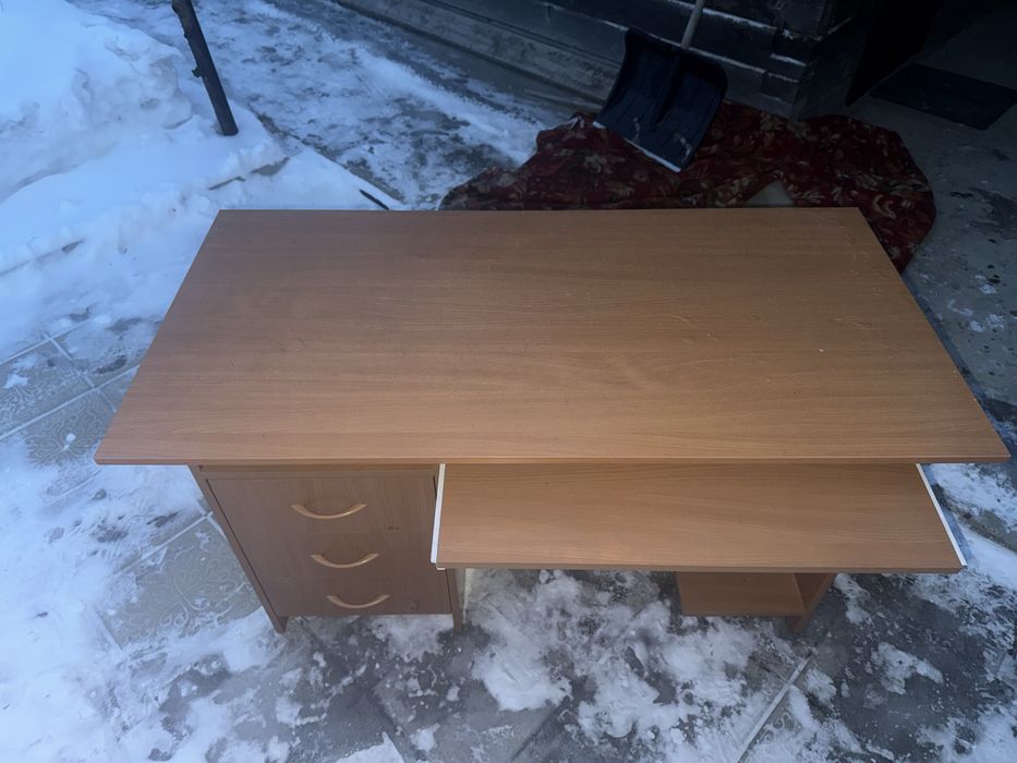 Продам компьютерный/письменный стол