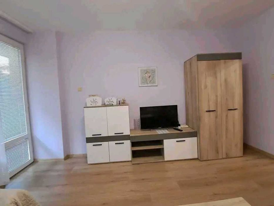 Дава се под наем Двустаен апартамент в Бургас, Лазур - 65 кв.м за 402.9 € - Снимка #4