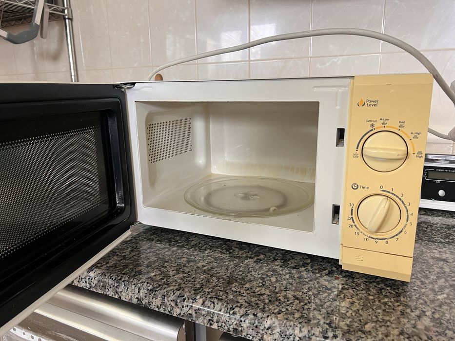 Vand Cuptor cu microunde gorenje