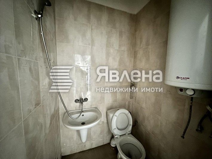 Магазин в Поморие - близо до плажа в оживен район