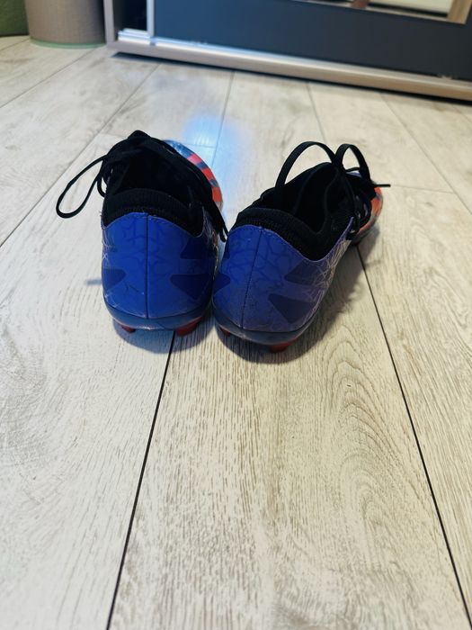 Бутонки Adidas