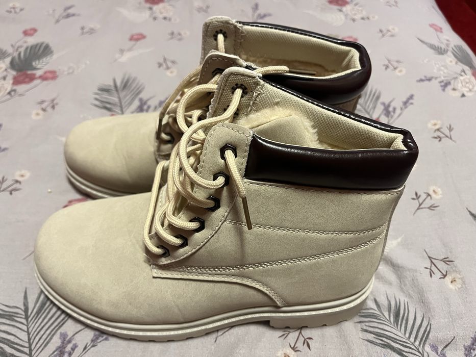 Велурени черни обувки,зимни боти