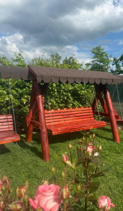 Leagane, mese și diverse produse din lemn