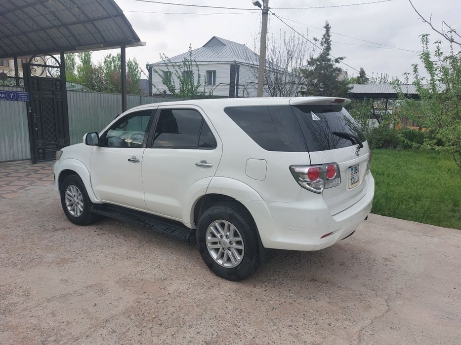 Продам Toyota Fortuner