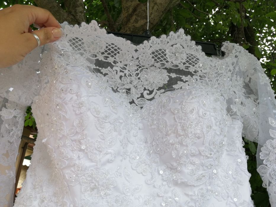 Rochie de mireasa impecabila cu trena