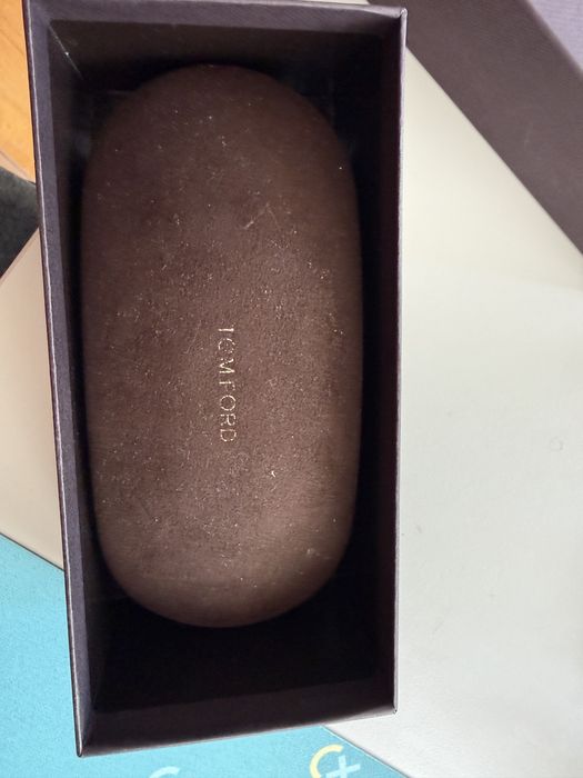Калъф и кутия за очила Tom Ford