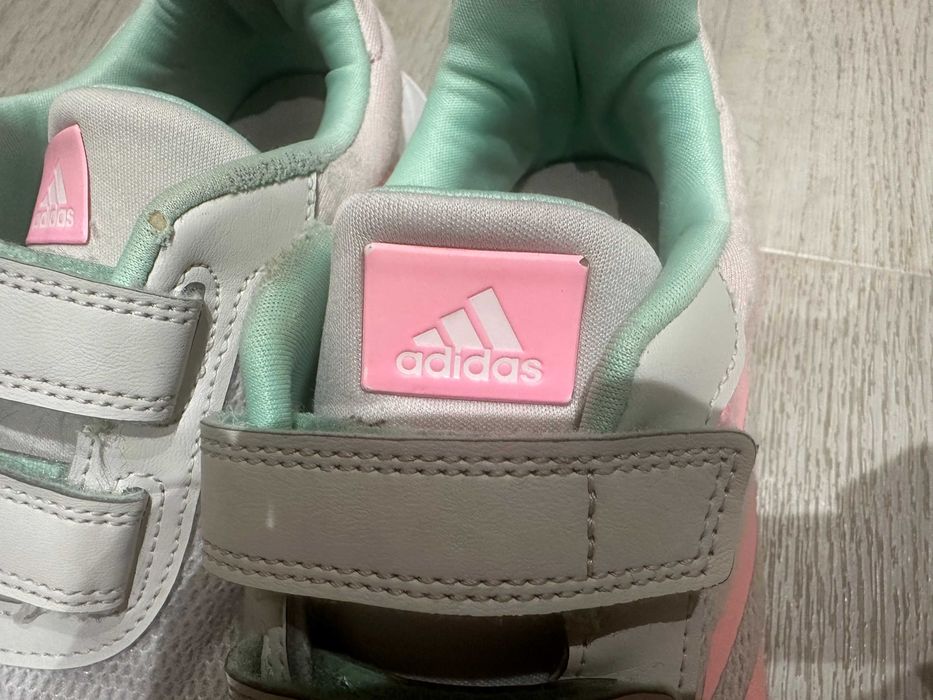 Детски маратонки Adidas номер 35
