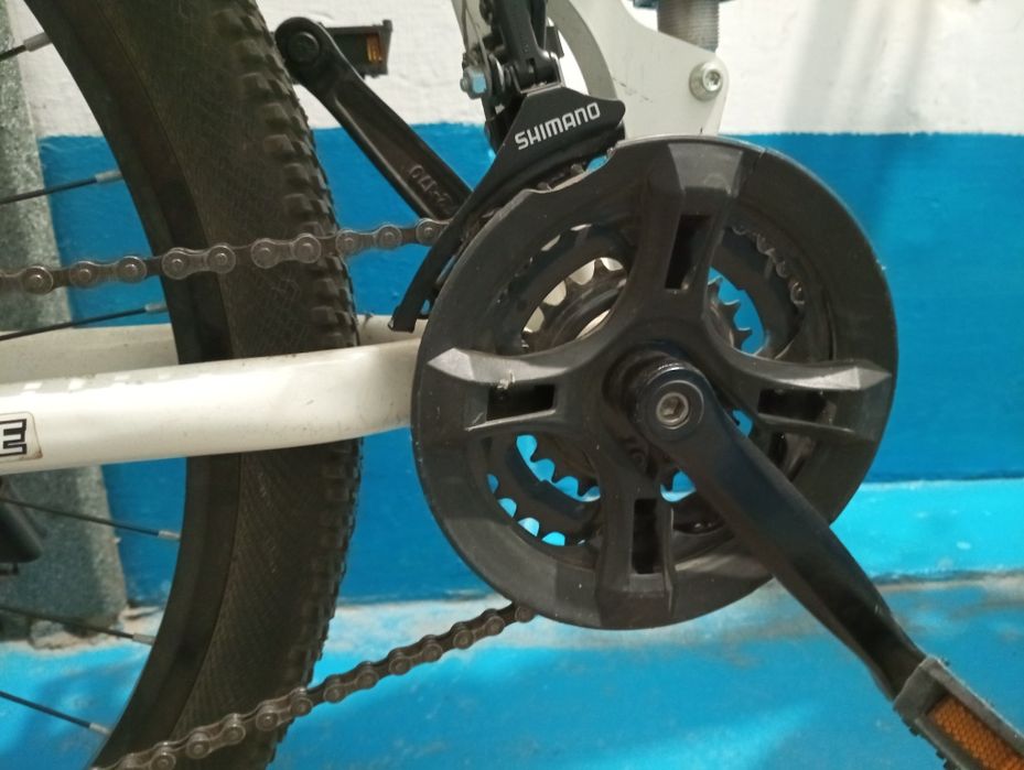 Продам б/у горный велосипед.