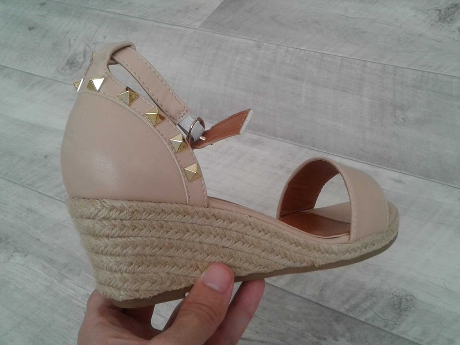 Босоножки ᠌ ᠌ ᠌ ᠌ ᠌ ᠌