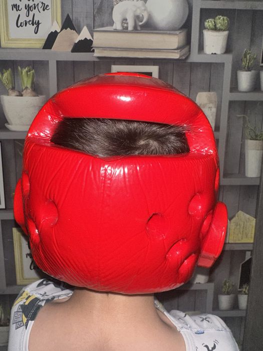 Продам шлем для тэйквандо, каратэ