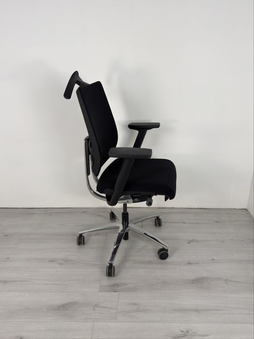 Sedus Swing Up SU-102 с пълна тапицерия черна  и много функции