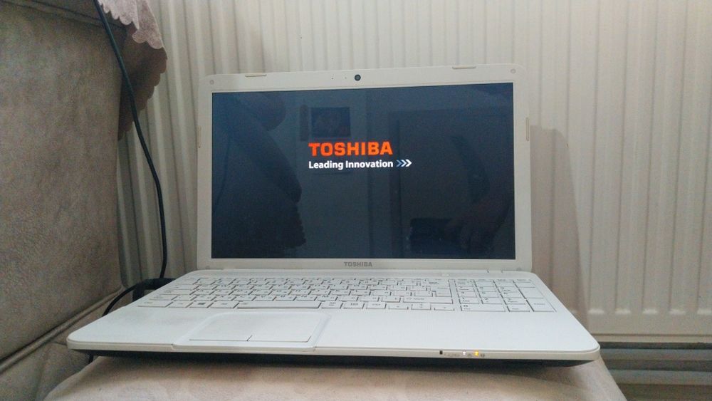 Toshiba лаптоп 15 inch