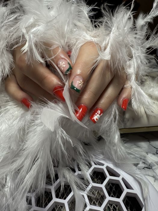 Unghii cu gel sau semi