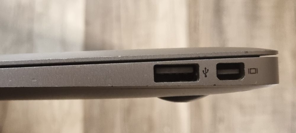 MacBook Air Модел A1370, EMC 2393