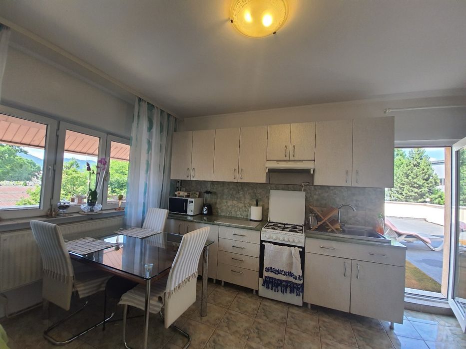 Apartament, mansardă și pod (300 mp)PIATA DE ALIMENTE- CENTRU VECHI