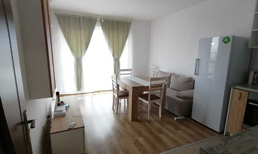 Дава се под наем Двустаен апартамент в Бургас, Меден рудник - зона А - 54 кв.м за 250 € - Снимка #1