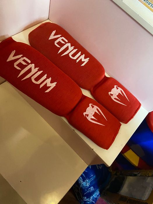 Перчатки, шлем, шингард