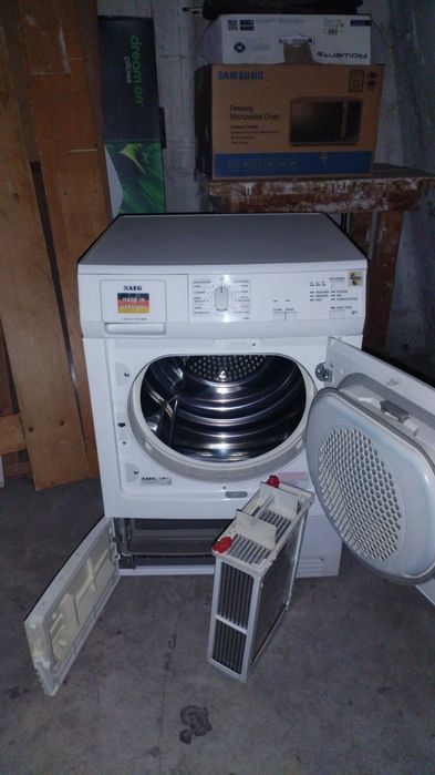 Сушилня термопомпа  AEG