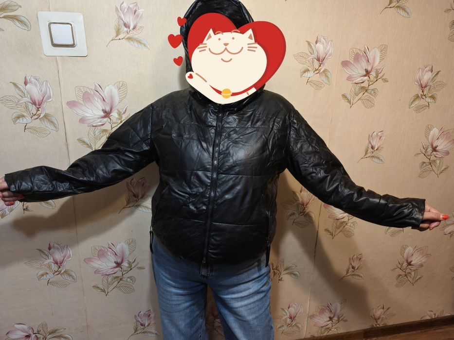 Продам куртку женскую