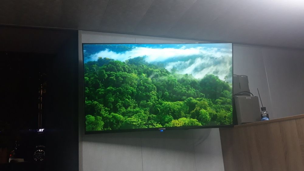 Samsung 43 smart yaxshi xolata.