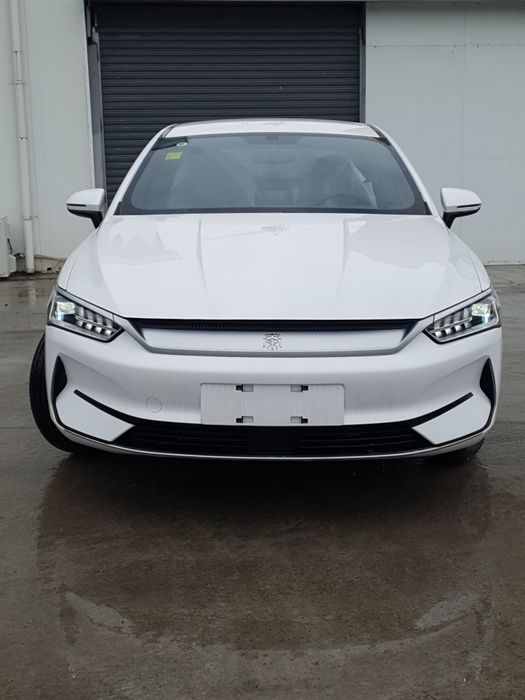 BYD qin plus. Elektro-Mobil 510km. 2025.