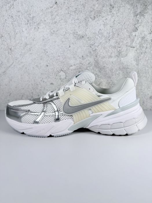 Nike V2K Run Metalic Silver White