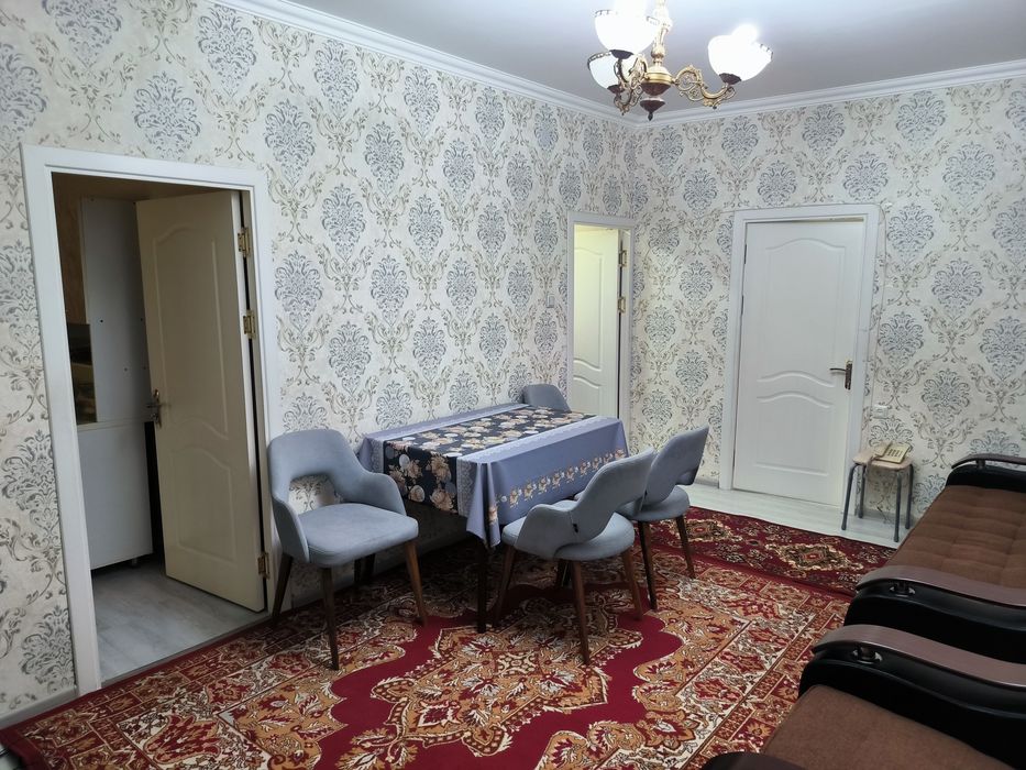 Юнусабад -15 2/1/4. Продается своя квартира. Метро Туркистон.