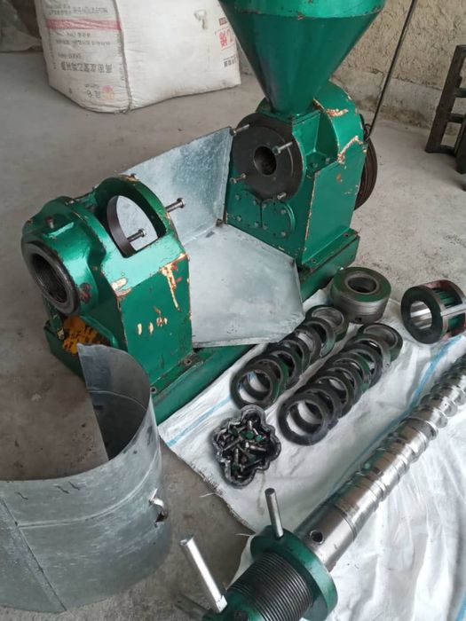 Продам прес для подсолнечное масло