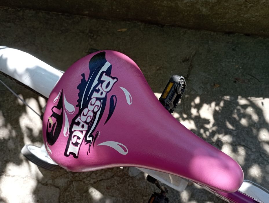 Детско розово колело .