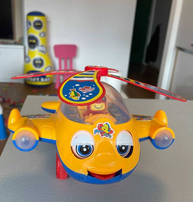 Set jucarii si carti