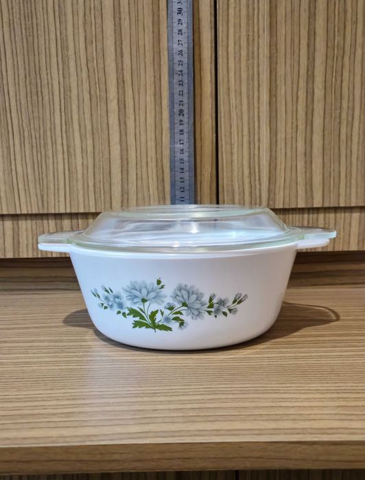 Советские эмалированные   сковородки ,казанок  и кастрюли .