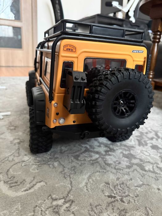 Продавам RC ALLROCK Defender H8H Crawler 1/8