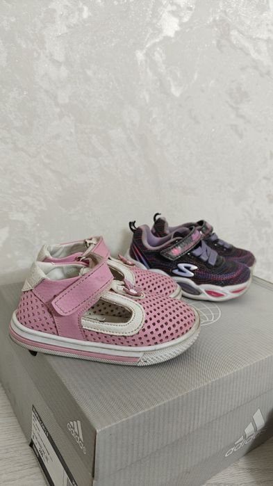 Продаю обувь для девочек